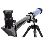 Astronomický dalekohled na stativu