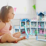 Domeček pro panenky Rezidence s dětským hřištěm
