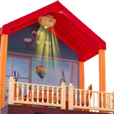 Domeček pro panenky s červenou střechou a osvětlením