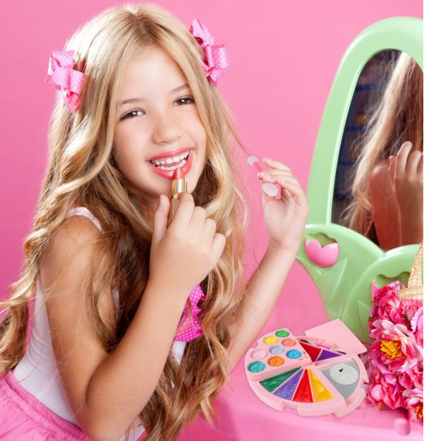 Levně Make-up set v růžové kazetě